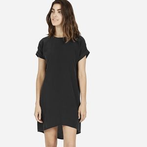 ⭐️ Everlane silk tee shirt dress in black, M